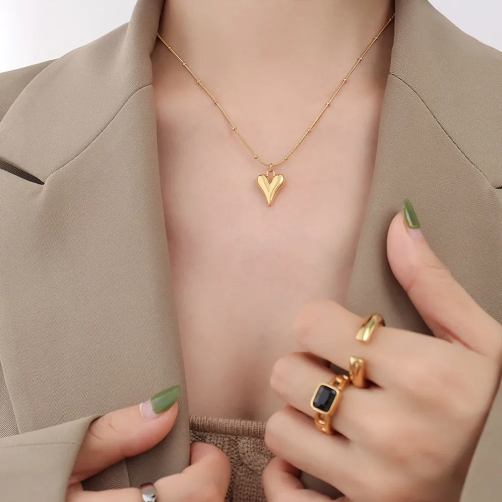 Fashionable and minimalist heart-shaped necklace with titanium steel plated 18K real gold necklace - Image 2