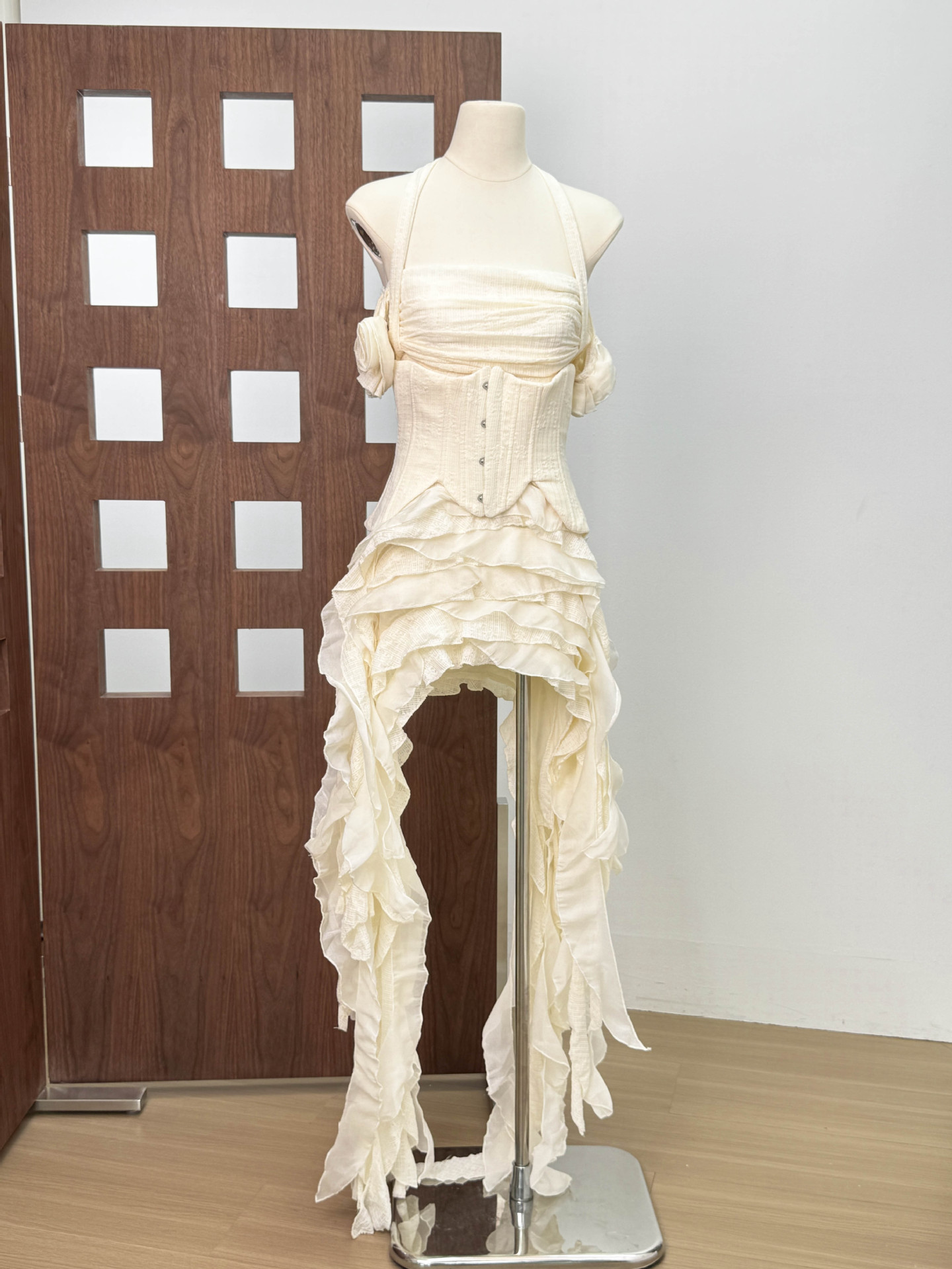 Feng Moti Kim Hyun-ah Style Vietnamese Small Brand Design Flare Irregular Fringe Maxi Dress with Strap Neckline - Image 10