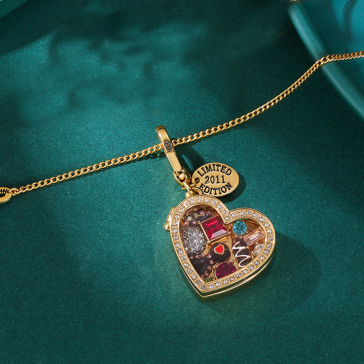 Enamel glazed chocolate gemstone transparent heart-shaped box with an openable pendant and box - Image 5