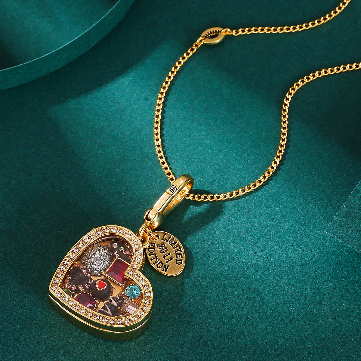 Enamel glazed chocolate gemstone transparent heart-shaped box with an openable pendant and box - Image 7