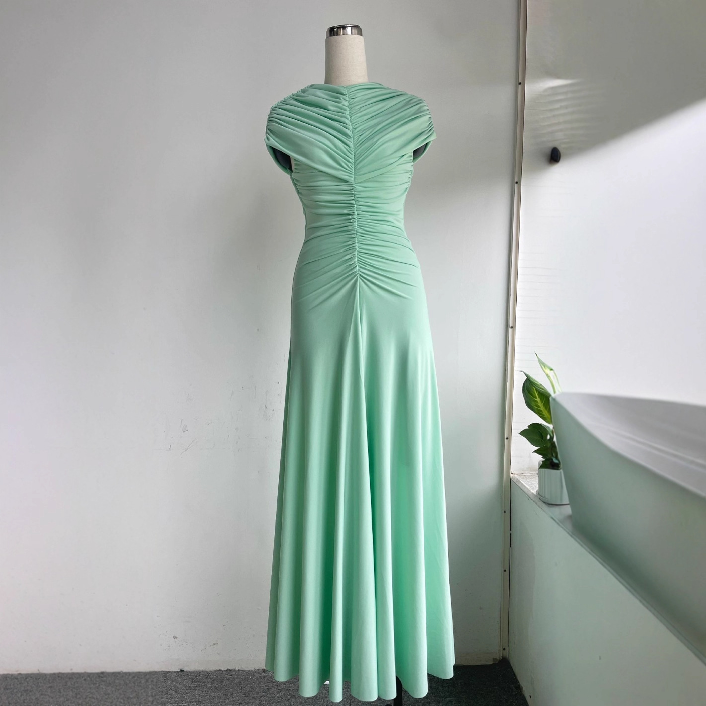 Elegant Green Summer Fitted High Neck Pleated Dress with Vintage Resort Style Long Skirt
