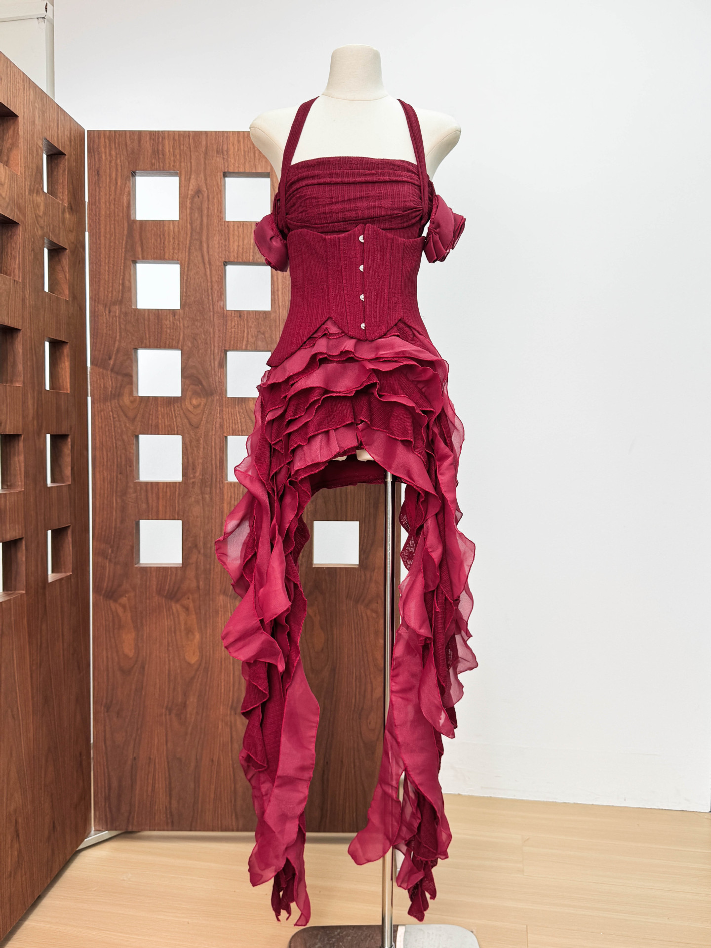Feng Moti Kim Hyun-ah Style Vietnamese Small Brand Design Flare Irregular Fringe Maxi Dress with Strap Neckline - Image 11