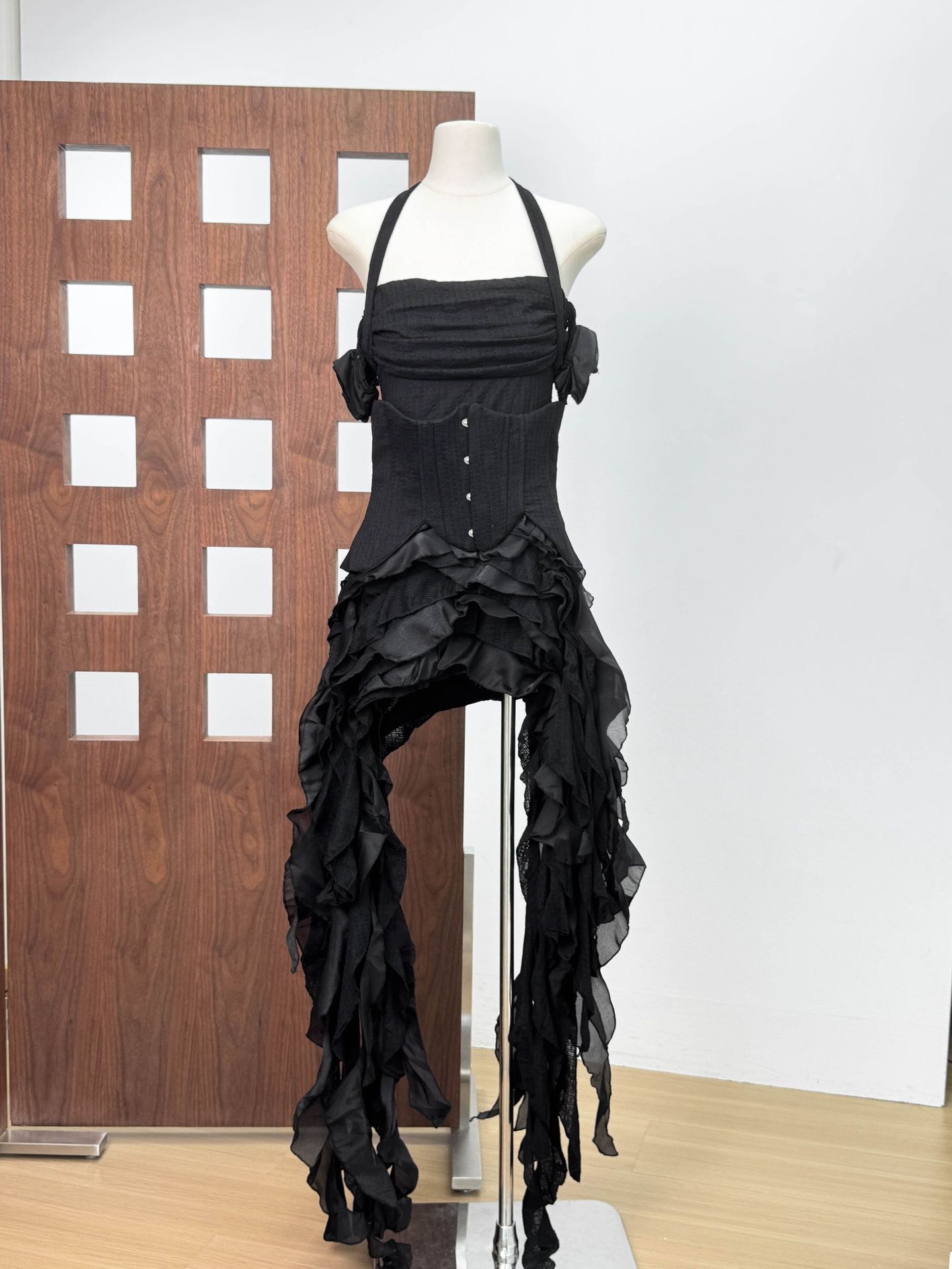 Feng Moti Kim Hyun-ah Style Vietnamese Small Brand Design Flare Irregular Fringe Maxi Dress with Strap Neckline - Image 8