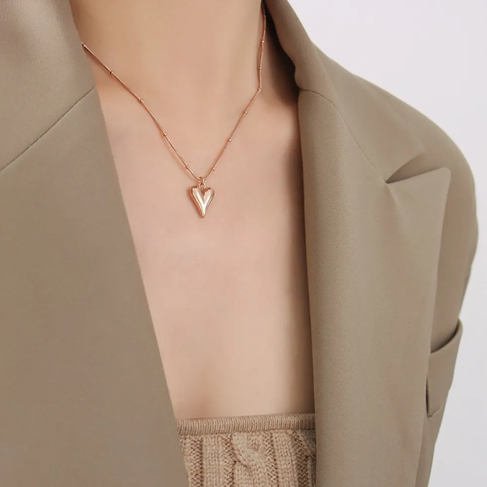 Fashionable and minimalist heart-shaped necklace with titanium steel plated 18K real gold necklace - Image 4