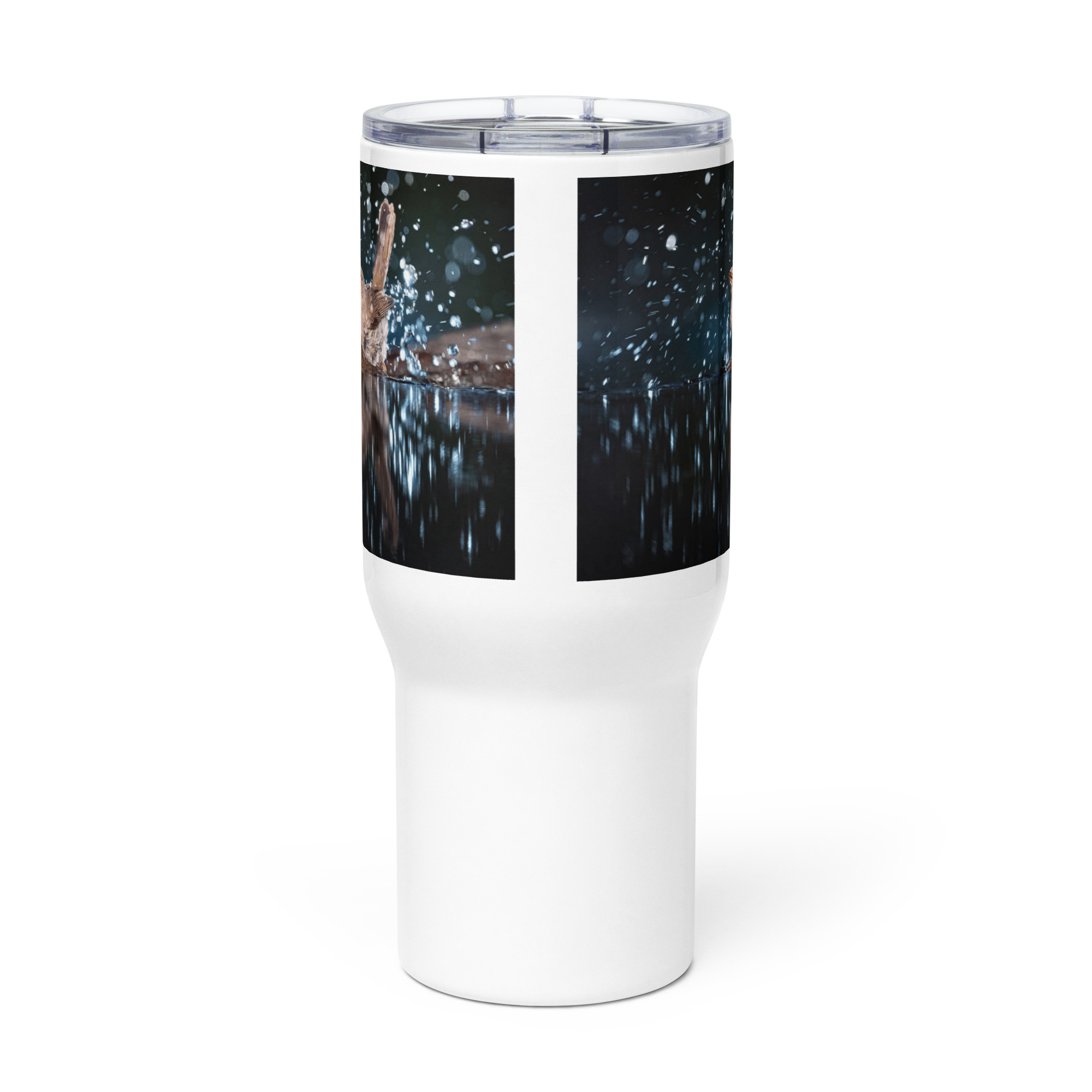 Travel mug with a handle